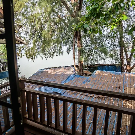 Lost Paradise Resort Batu Ferringhi Exterior photo